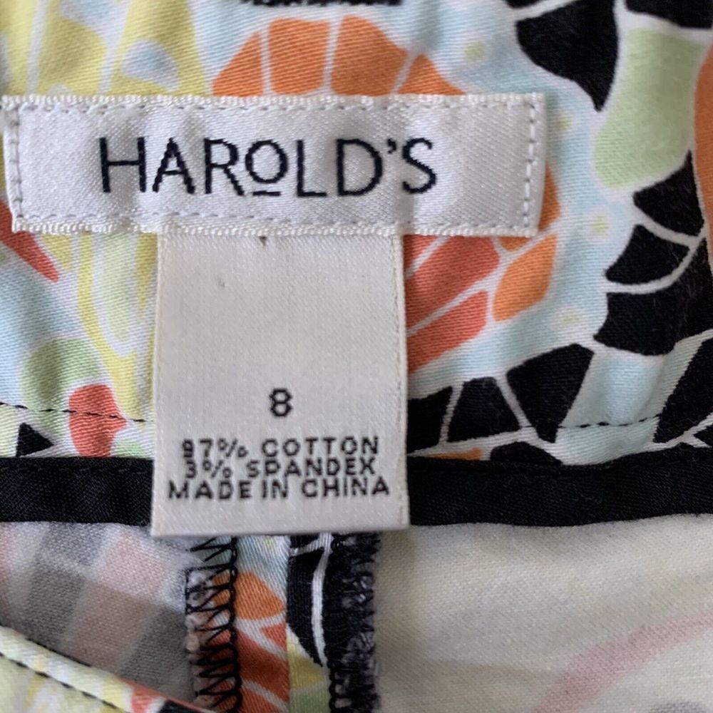 Harold's Jeans Womens 8 Butterfly Floral Print Slacks Stretch Cropped Button Leg - Picture 6 of 12